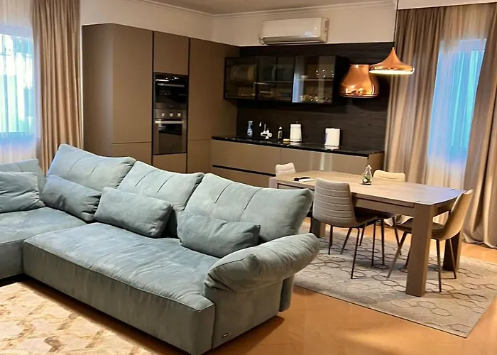 Chaplin Apartmán Tirana