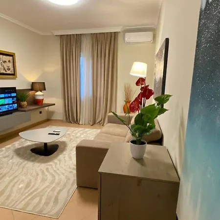 Chaplin Lägenhet Tirana