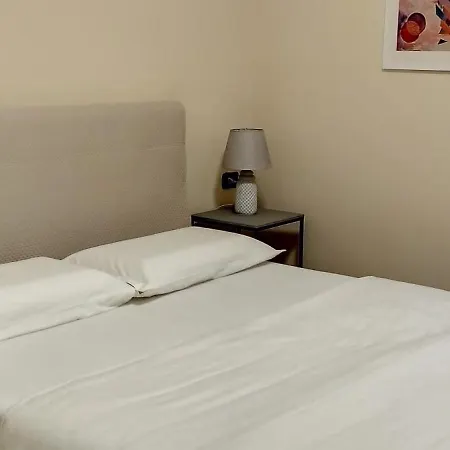 Chaplin דירה טיראנה