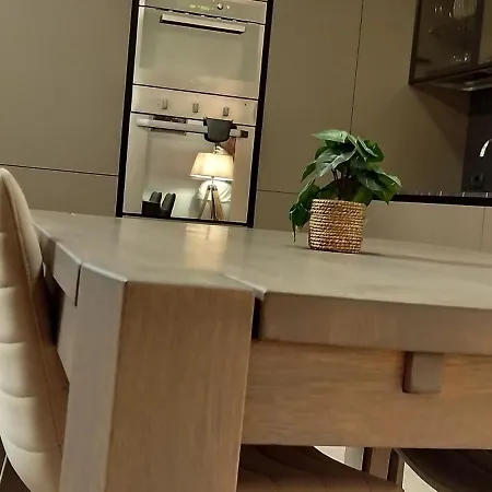 Chaplin Lägenhet Tirana