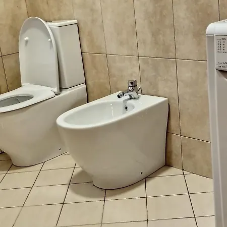 Chaplin טיראנה