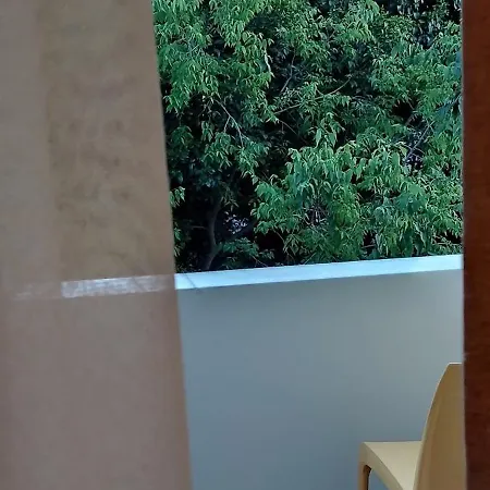 Chaplin * טיראנה