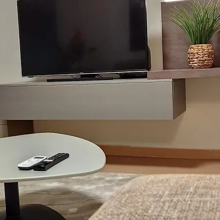 Chaplin Lägenhet Tirana