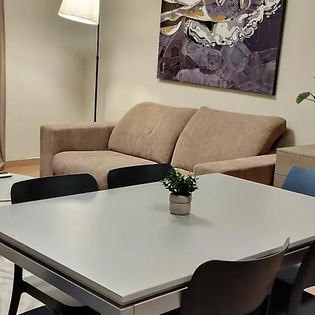 Chaplin טיראנה