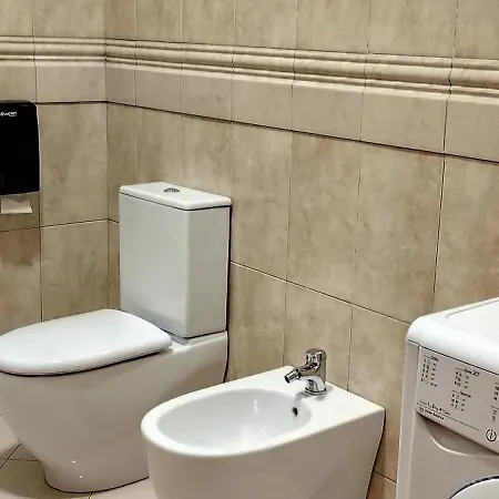 Chaplin דירה טיראנה