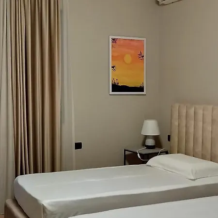 Chaplin Apartmán *