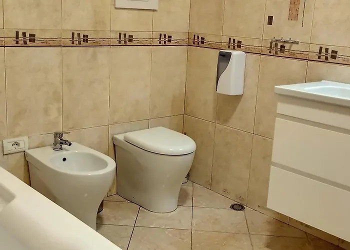 Chaplin ティラナ