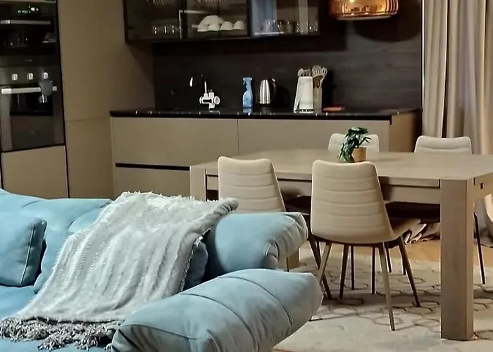 Chaplin * ティラナ